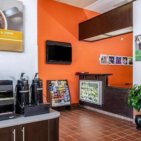 Motel 6 Oakdale, Ca Экстерьер фото
