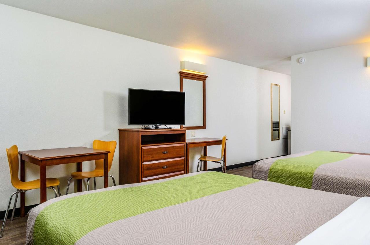 Motel 6 Oakdale, Ca Экстерьер фото