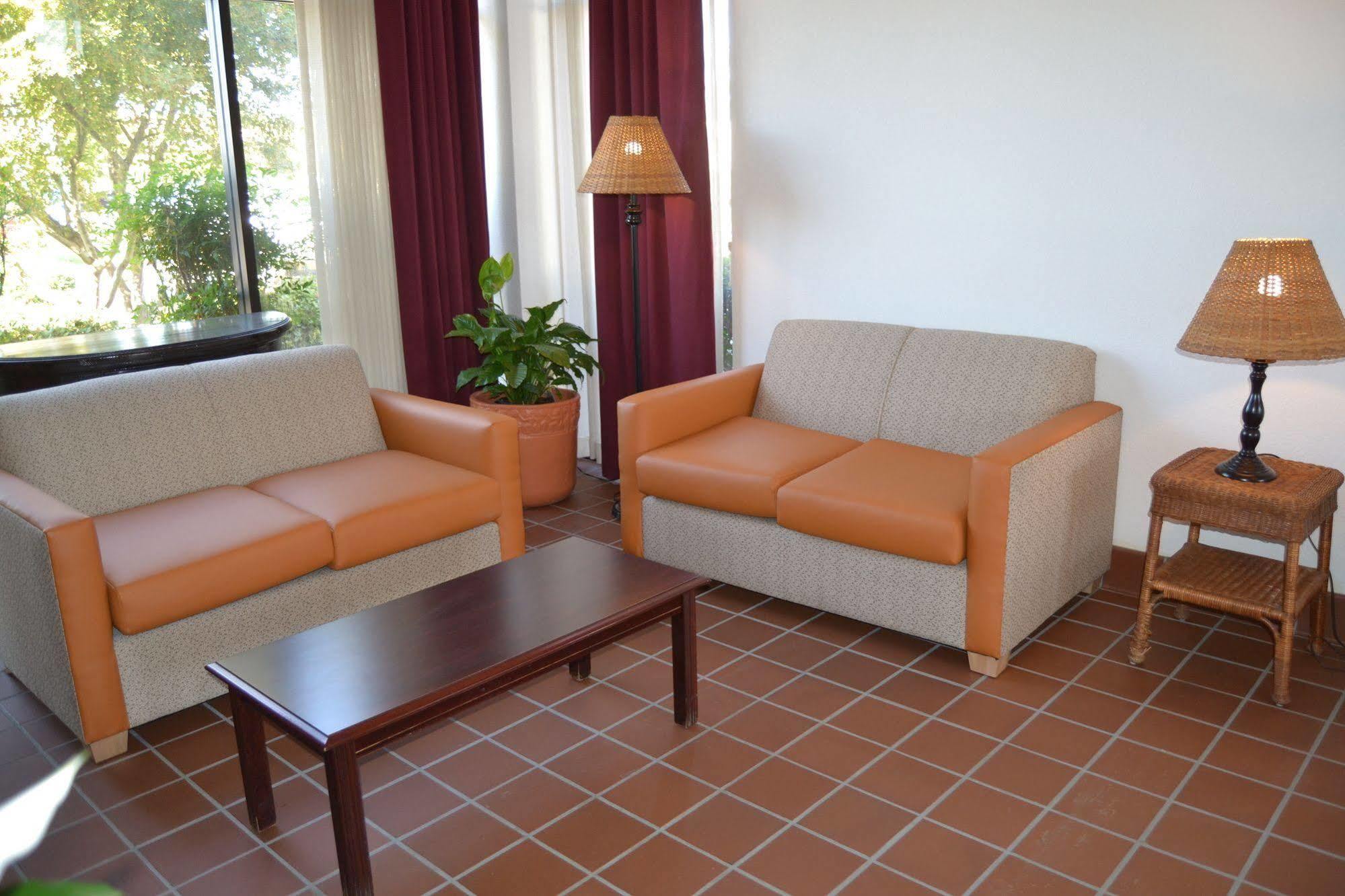 Motel 6 Oakdale, Ca Экстерьер фото